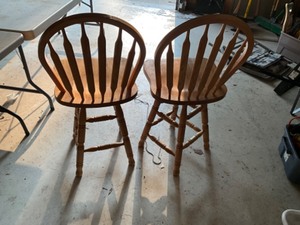 lot 601 image: oak swivel bar stools