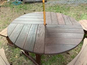 lot 6 image: outdoor patio table, umbrella, side table & benches
