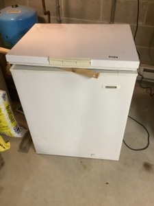 lot 289 image: Kelvinator chest freezer