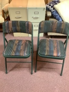 lot 290 image: Folding chairs