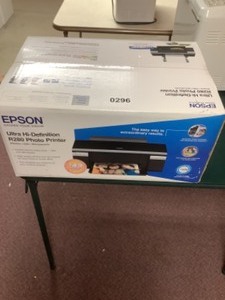 lot 296 image: Epson R280 photo printer
