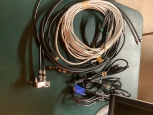 lot 315 image: Dell monitor and cables