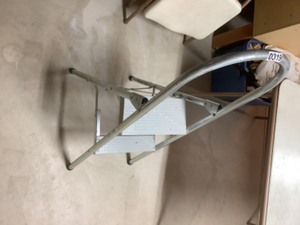 lot 319 image: Aluminum step ladder