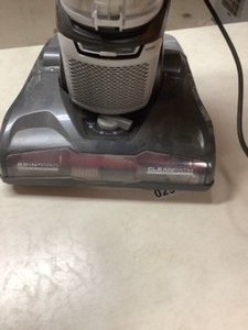 lot 318 image: Dirt Devil Vac