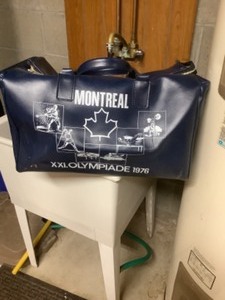 lot 361 image: vintage sports bag
