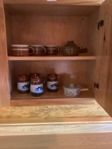 lot 103 image: Contents of Cupboard
