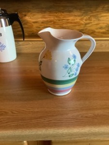 lot 109 image: Pottery Vase