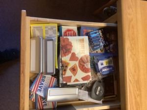 lot 118 image: Contents of Drawer