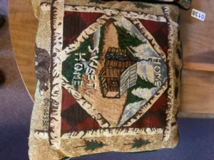 lot 164 image: Outdoor scene pillows