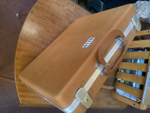 lot 176 image: Gun Guard, Vintage Pistol Case