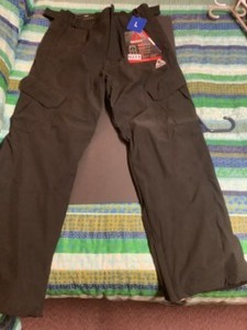 lot 211 image: Snow pants