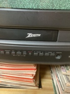 lot 242 image: Zenith VHS combo