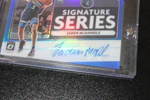 2020-21 Optic Signature Series Blue Prizm Jaden McDaniels Autograph Rookie Card 1825  Only 25 Exist