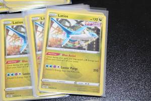 2022 Fusion Strike Non Holo Rare Latios & Latias Lot  300 Cards
