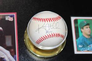 Kent Hrbek Autograph Collection