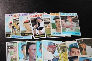Vintage Baseball Card Lot Of Various Years  28 Cards