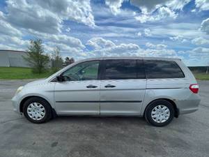 lot 26 image: 2005 Honda Odyssey LX  - 2 OWNERS