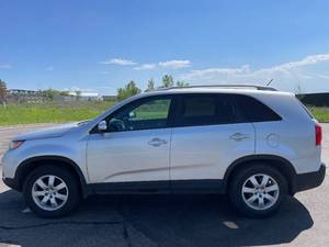 lot 16I image: 2012 Kia Sorento LX