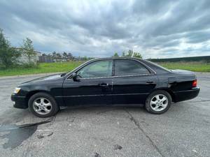 lot 26B image: 1998 Lexus ES 300