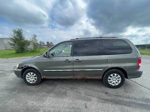 lot 26F image: 2004 Kia Sedona EX - 1 OWNER