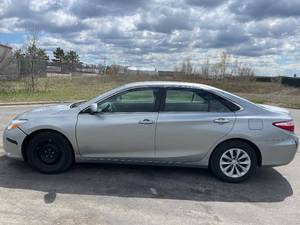 lot 8 image: 2015 Toyota Camry LE - 2 OWNERS