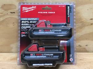 lot 101 image: New Milwaukee M18 REDLITHIUM HIGH OUTPUT CP3.0 Battery 2-Pack Model # 48-11-1837 05222457