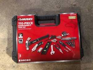 lot 11 image: Husky 110-Piece Homeowners Set   Customer Returns See Pictures