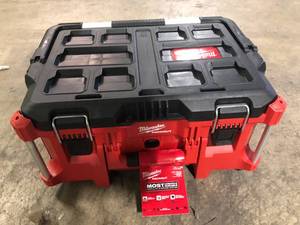 Milwaukee PACKOUT 22 in. Large Portable Tool Box Fits Modular Storage System  Customer Returns See Pictures