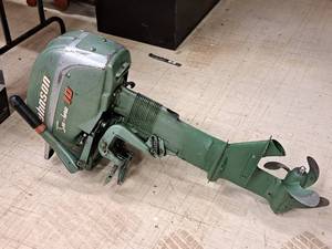 lot 253 image: Johnson Sea-horse 10-HP Outboard Boat Motor