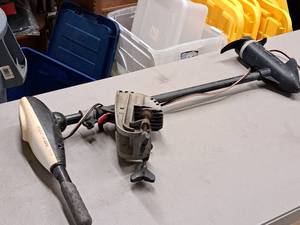 lot 255 image: Minnkota Endura 30 Trolling Motor