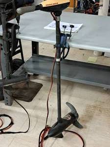 lot 256 image: Minnkota Endura 44 Trolling Motor
