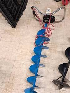 lot 278 image: Osceola Power Equipment Electra Electric Ice Auger