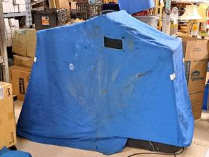 lot 284 image: Collapsible Fish House