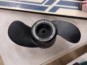 lot 387 image: Hannon System Weedless 9 Trolling Motor Propeller