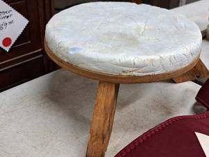 lot 400 image: Fishing Stool