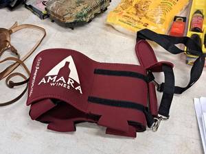 lot 401 image: Amara Wines StubbyStrip Wine Bottle CoolerCarrier