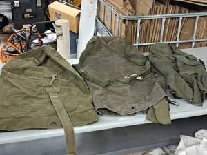 lot 423 image: Lot of (3) Military Duffle Bags