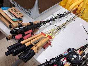 lot 440 image: Lot of (18) Assorted Ice Fishing Rods