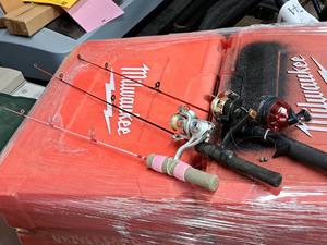 lot 449 image: Lot of (n3) Assorted Ice Fishing Rods - (2) Open Face Reels and (1) Spincast Reel