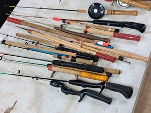 lot 452 image: Lot of (20) Assorted Ice Fishing Rods