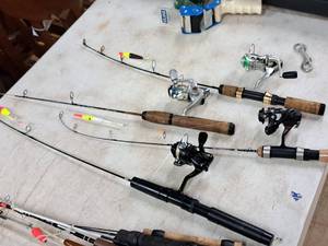 lot 454 image: Lot of (4) Ice Fishing Rods with Open Faced Reels