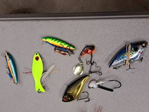 lot 505 image: Lot of (8) Fishing Lures