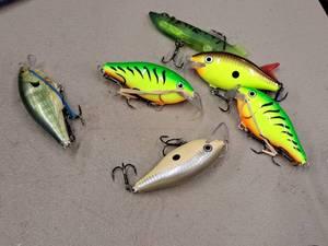 lot 515 image: Lot of (6) Assorted Fishing Lures