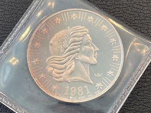 lot 113 image: 1981 Silver Round 12 Ounce .999 Fine Silver