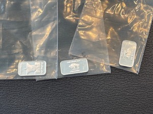 lot 118 image: 3 Grams .999 Fine Silver Bars