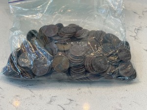 lot 128 image: Lincoln Wheat Cents
