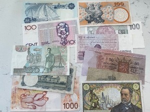 lot 145 image: Foreign Currency