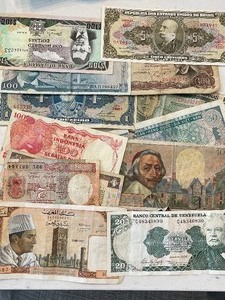 lot 22 image: Foreign Currency
