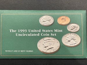 lot 71 image: 1993 United States Mint Uncirculated Coin Set