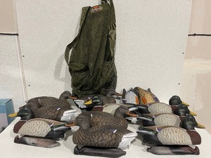 Mallard Decoys and Bag NEW